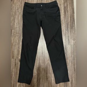 Men’s Lululemon Slim ABC (Warpstream) Pant 32” Waist, 32” Inseam in Black